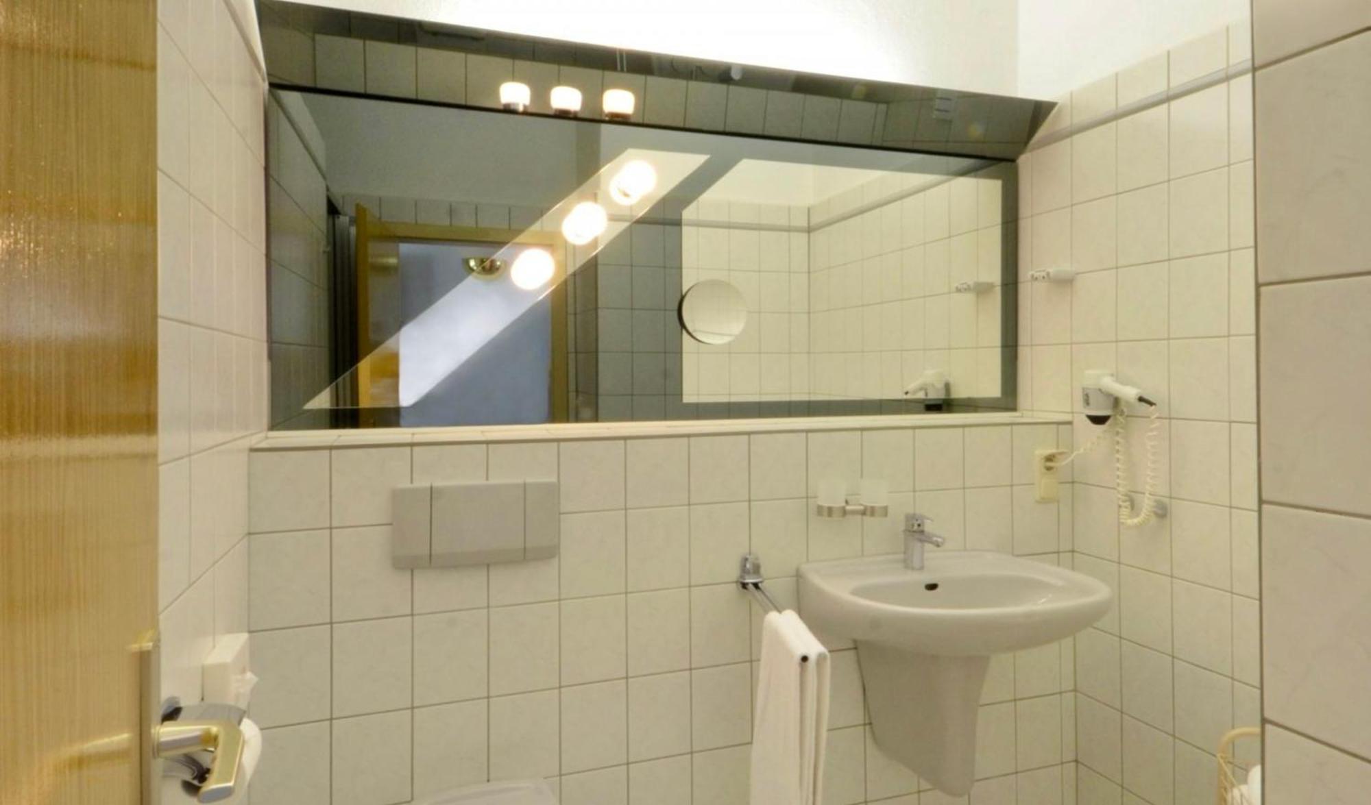 Land-Gut-Hotel Barbarossa Келбра Экстерьер фото
